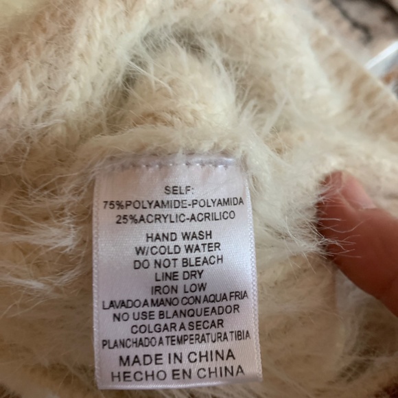 & Merci for Anthropologie fuzzy cream sweater. Worn twice. 200‎ retail - Picture 4 of 4